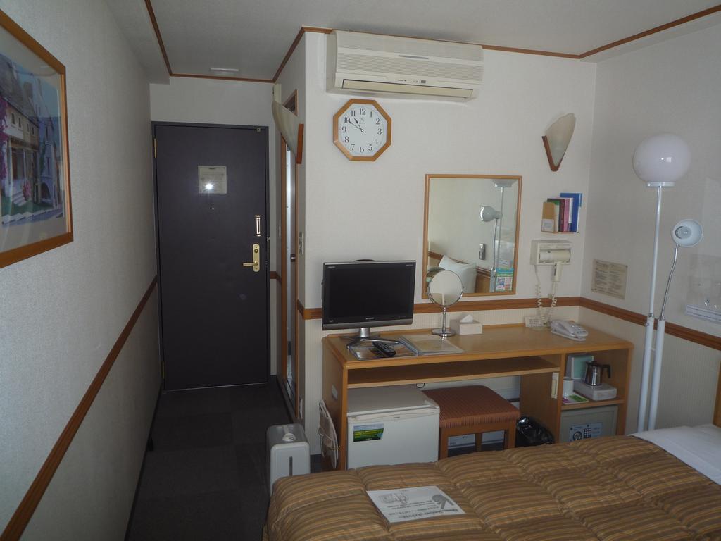 Toyoko Inn Hiroshima Heiwa-Odori Zewnętrze zdjęcie